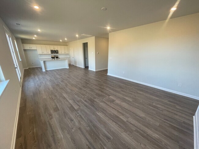 Foto del edificio - Room in Single Family Home on Lavender Meadows Ct