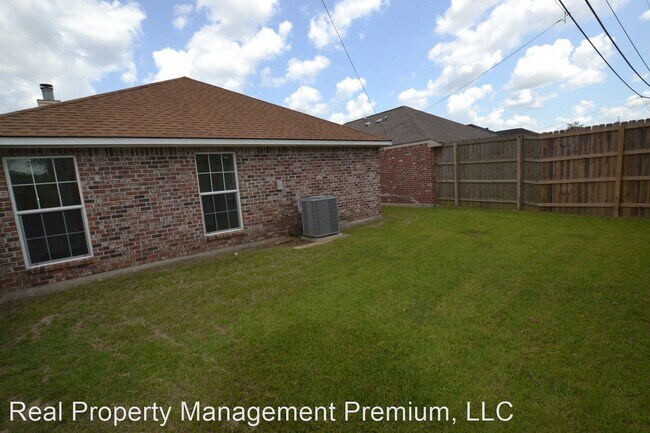Building Photo - 3 br, 2 bath House - 375 Rushmore Dr