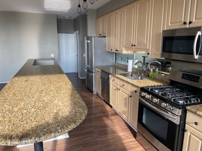 Foto del edificio - 330 N Jefferson St