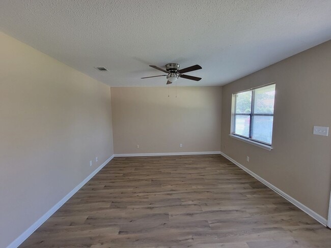 Building Photo - #207 Flores Lane