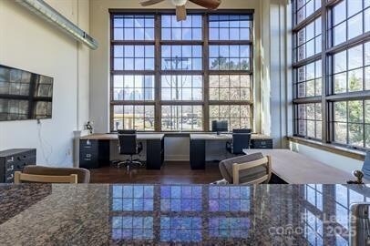 Foto principal - 715 N Graham St