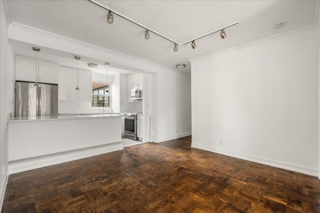 Building Photo - 3 bedroom in New York NY 10065