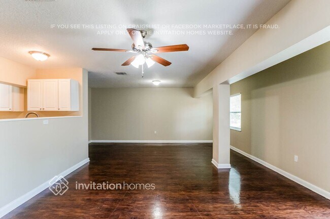 Foto del edificio - 3807 Spoonbill Ave