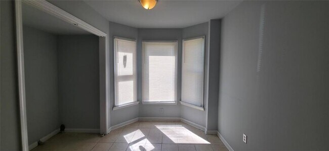 Building Photo - 1104 Booth Ct SW