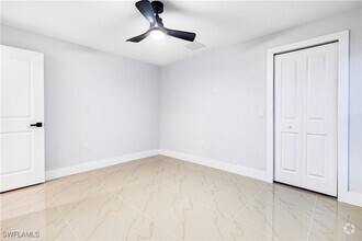 Building Photo - 450 Mercedes Ct