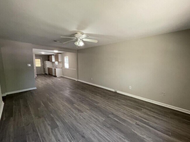 Foto del edificio - 2000 Patterson Ct