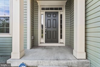 Building Photo - 1112 Saxton Dr