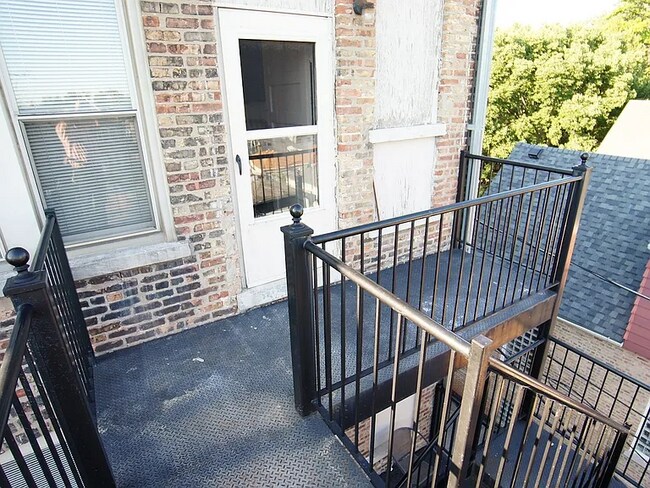 Foto del edificio - 2650 N Saint Louis Ave