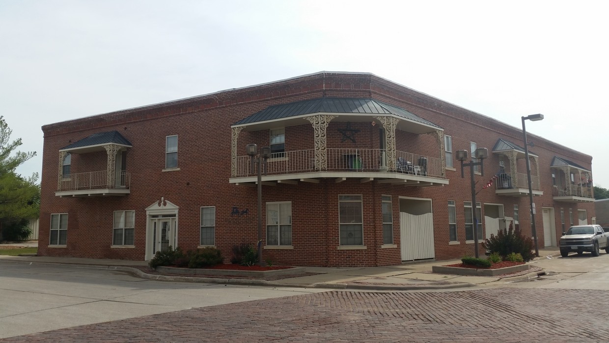 Carriage House Apartments - Heritage