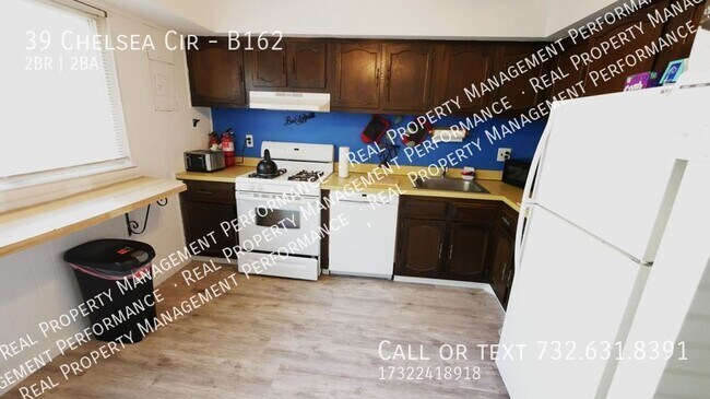 Building Photo - 39 Chelsea Cir