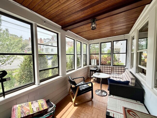 Foto del edificio - 519 Belmont St