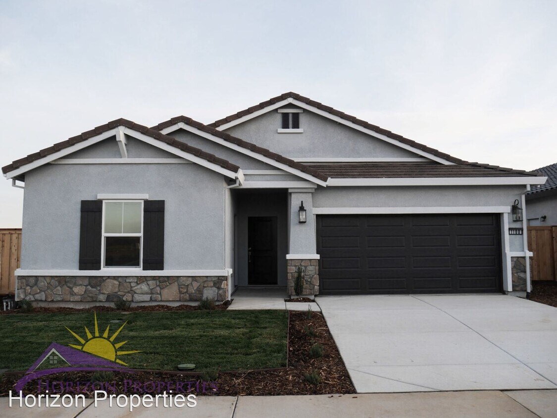 Primary Photo - 4 br, 3 bath House - 1100 Cedar Drive
