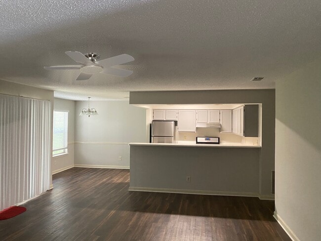 Building Photo - 6036 Coventry Cir