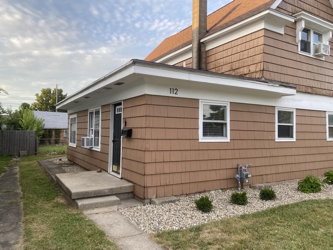 Primary Photo - 112 W Tyler St