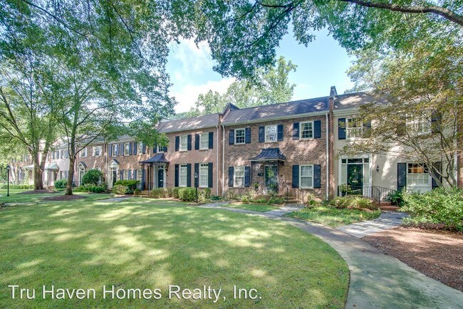 Foto del edificio - 3498 Paces Pl NW