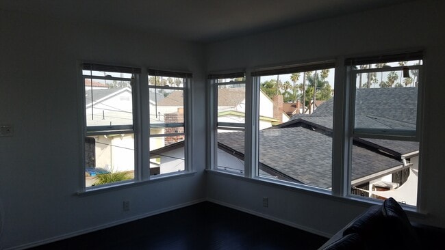 Living Room - 5735 S Rimpau Blvd