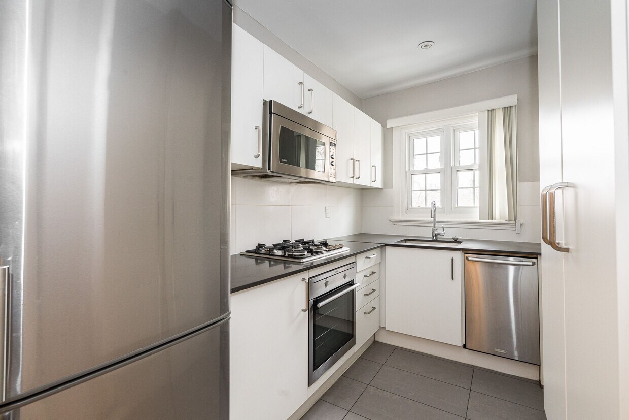 Lawrence Park Apartments Apartments 2875 Yonge St Toronto, ON