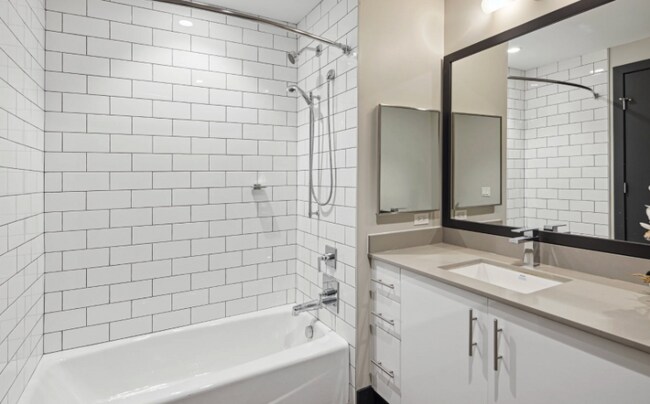 Building Photo - 152 N Carpenter St