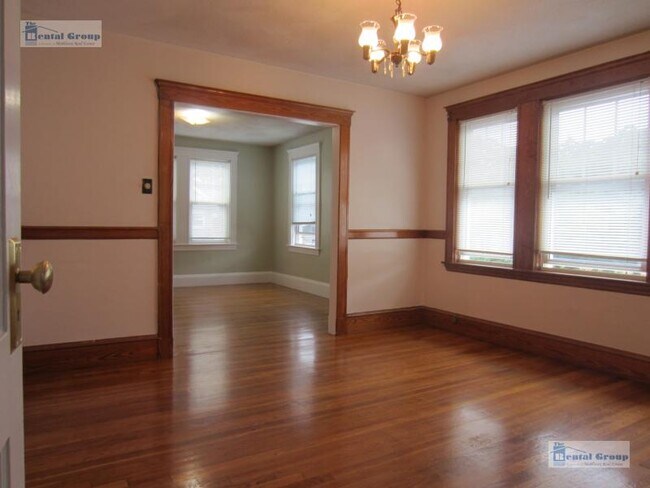 Foto del edificio - 12 Irvington Rd
