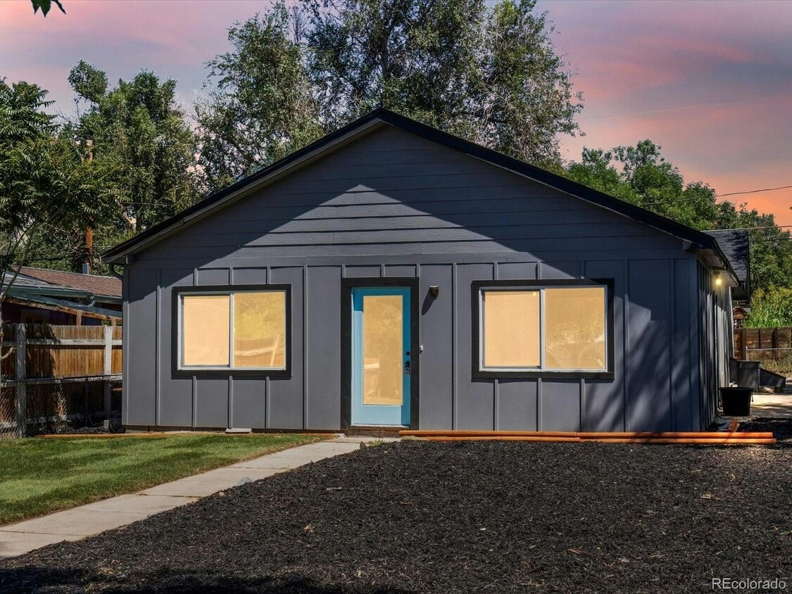 Foto principal - 2230 Galena St