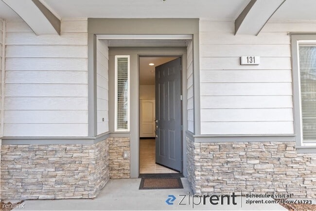 Building Photo - 3 br, 3 bath Townhome - 131 Sapphire Lane,...