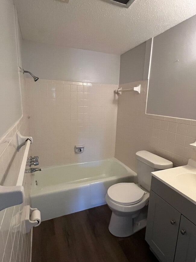 Building Photo - 2/1 Duplex in Punta Gorda