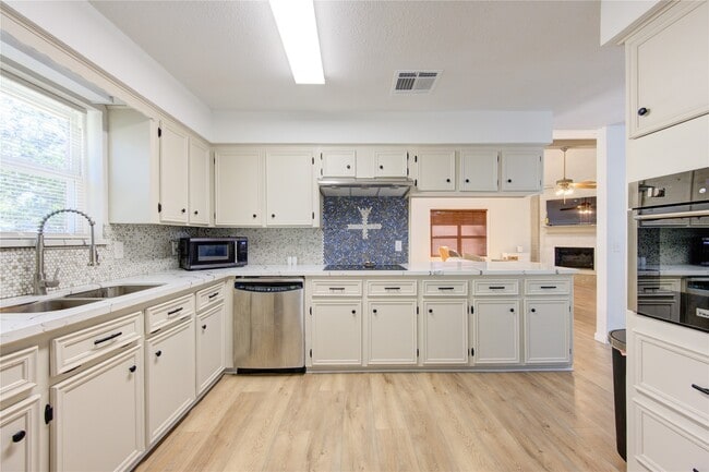 Building Photo - 16523 Rawhide Trail