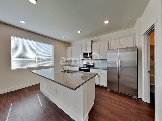 Building Photo - 1368 Alderleaf Ave