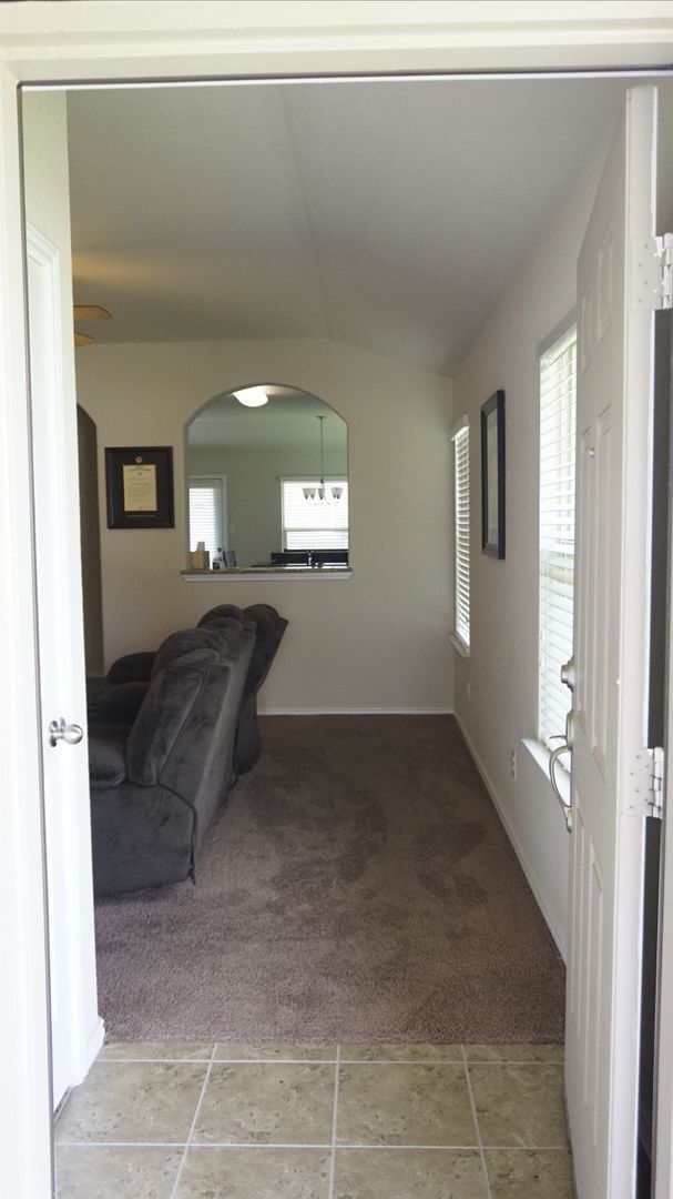 Foto del edificio - 6302 Cool Creek Dr