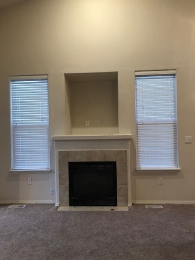 Building Photo - 601 Windemere Cir