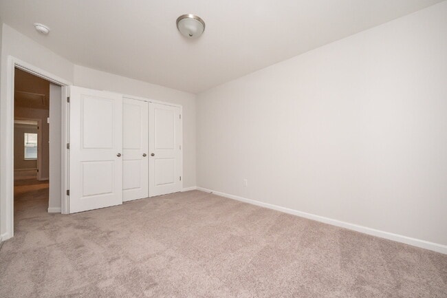 Foto del edificio - Elegant 3-Bedroom, 2.5-Bath Townhome with Modern Finishes ($1950/mo rent***)