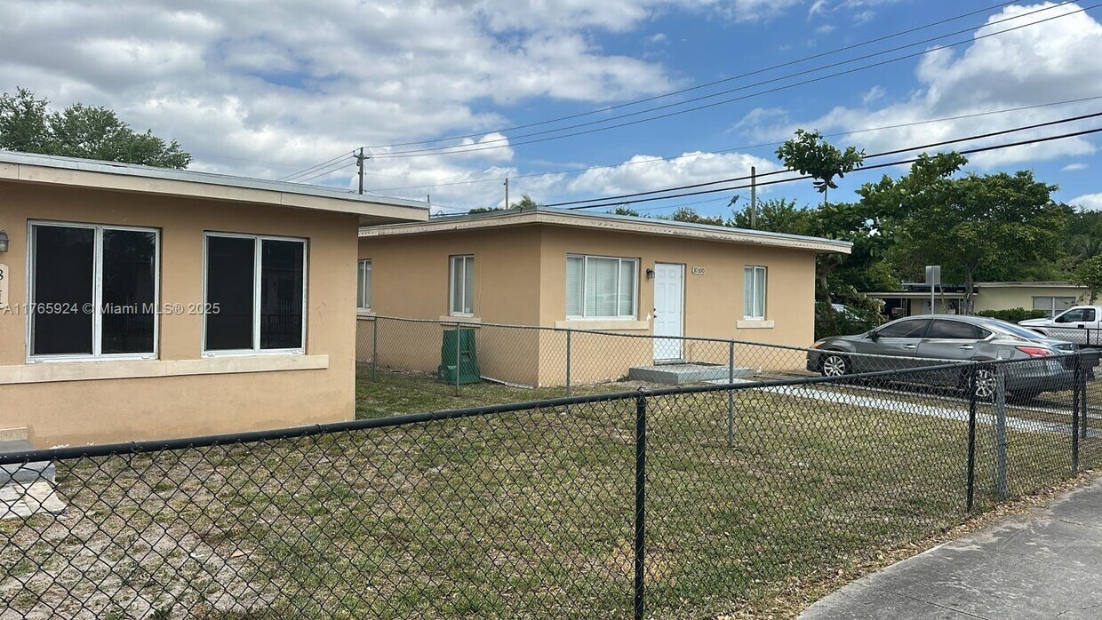 Primary Photo - 811 NW 101st St