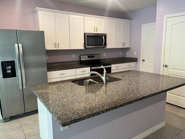 Foto del edificio - 3 bed 2 bath Townhome in Port Orange