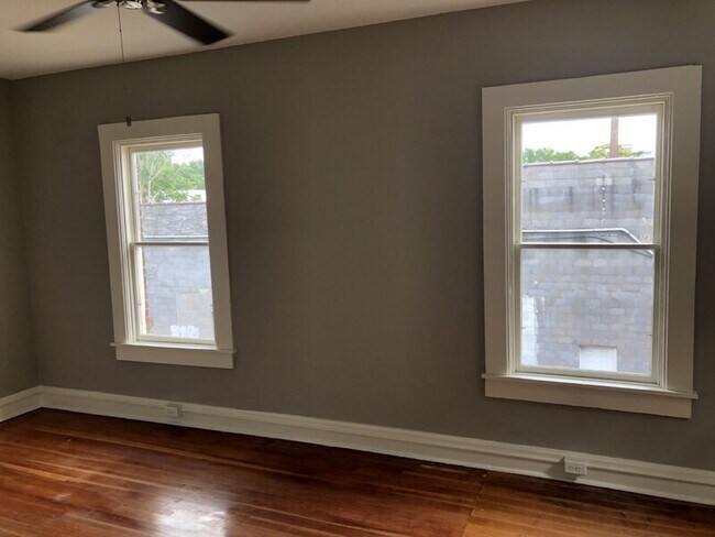 Building Photo - 421 N Brady St