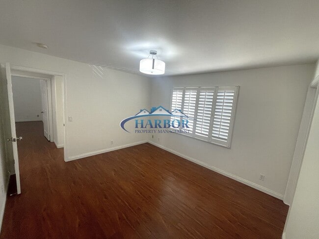 Building Photo - For Lease: 3 Bed, 2.5 Bath in Gated Parksi...