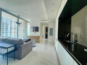 Building Photo - 300 Biscayne Blvd Way