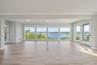 Building Photo - 721 Mariner