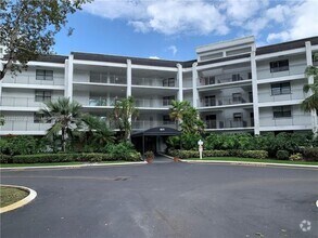 Building Photo - 16171 Blatt Blvd