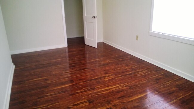 Building Photo - 2518 Anita St