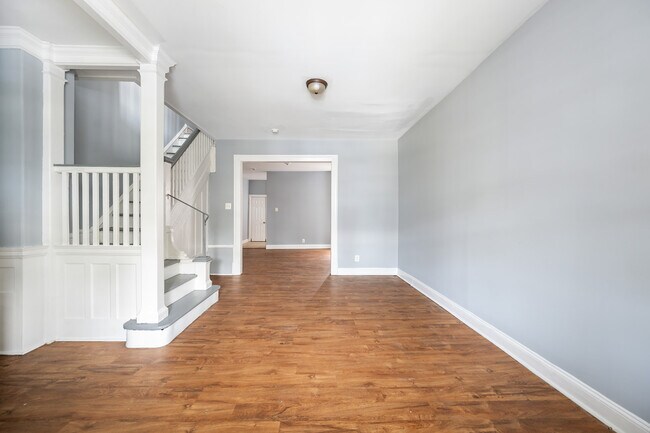 Foto del edificio - 5819 Cedar Ave