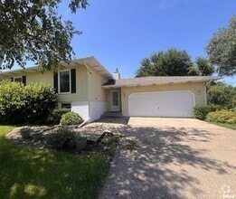 Building Photo - 3840 Wakonda Dr