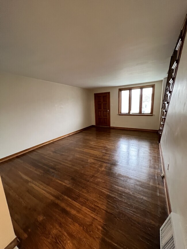 Foto del edificio - 1345 N 76th St