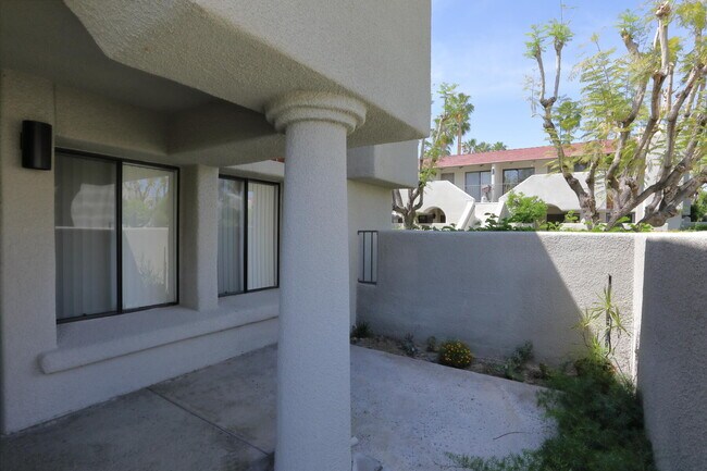 Building Photo - 351 N Hermosa Dr
