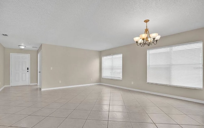 Foto del edificio - 15181 Sugargrove Way