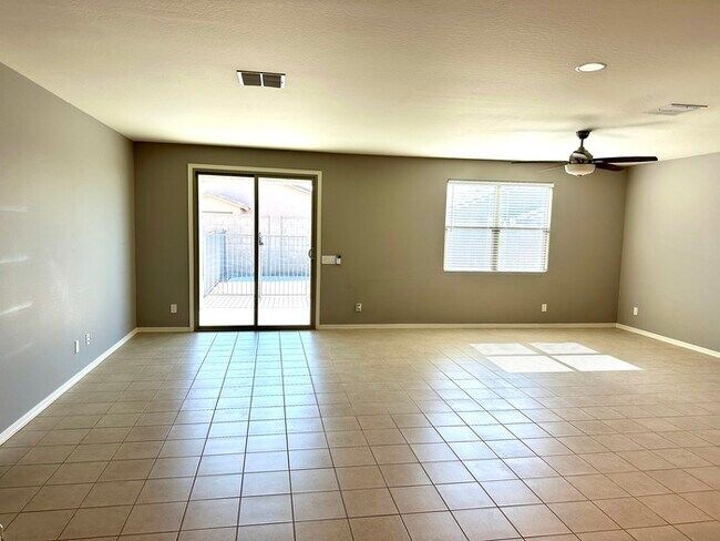 Building Photo - Amazing Santolina at South Mountain execut...