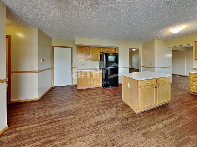 Building Photo - 6766 Eddleston Ct