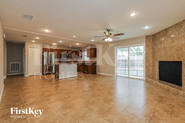 Building Photo - 3810 Treadway Dr