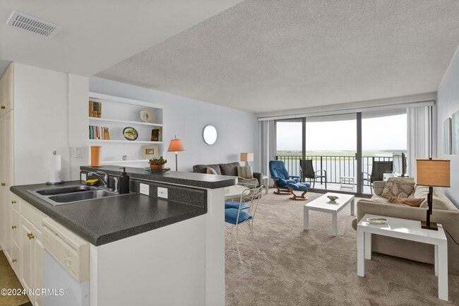 Building Photo - 322 Causeway Dr