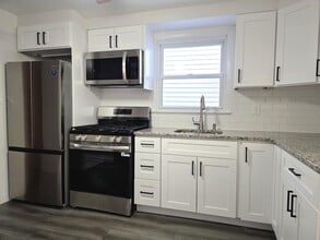 Building Photo - 195 South St