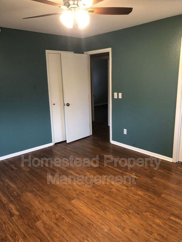 Foto del edificio - 3508 Mockingbird Ln